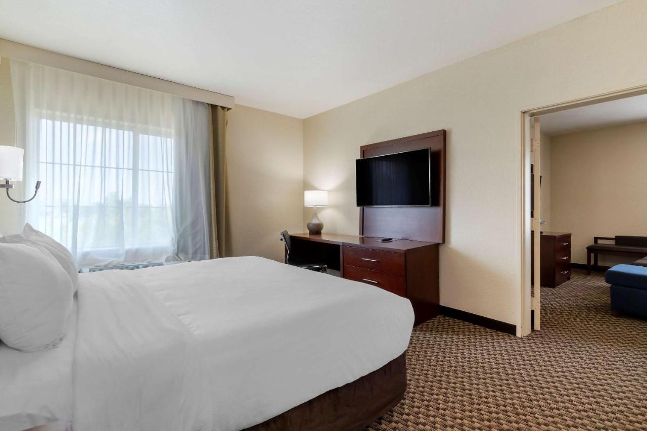 Comfort Inn & Suites Near Six Flags & Medical Center San Antonio Dış mekan fotoğraf