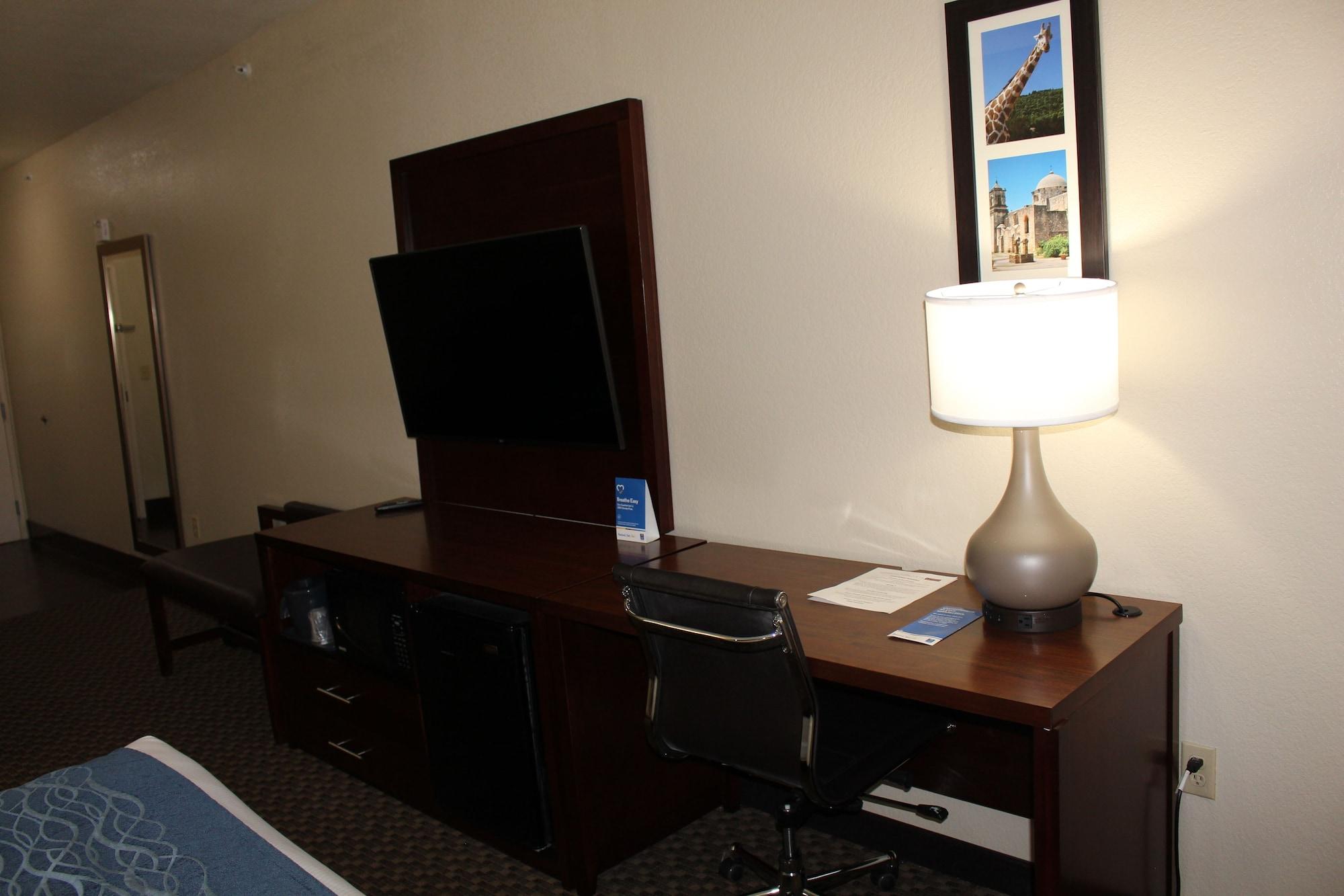 Comfort Inn & Suites Near Six Flags & Medical Center San Antonio Dış mekan fotoğraf